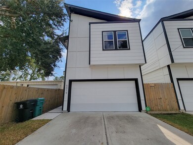 5019 Creekmont Dr, Houston, TX 77091 - photo 3