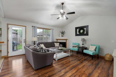 772 E Weller Ct-6