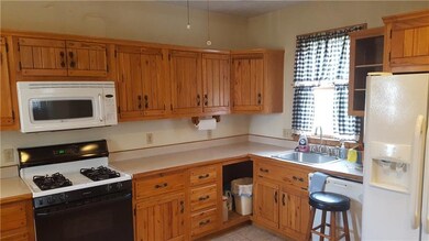 215 Emerson St, Vandergrift, PA 15690 - photo 6