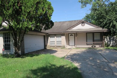 15670 Pebble Lake Dr, Houston, TX 77095 - photo 2