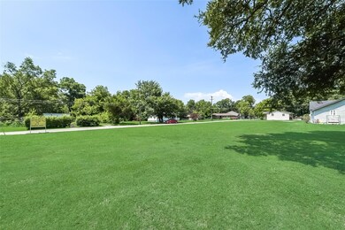 602 Pine St, Bonham, TX 75418 - photo 6