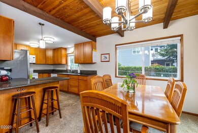 Dining/Kitchen