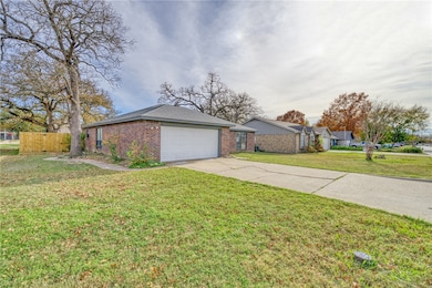 1308 Hardwood Ln, College Station, TX 77840 - photo 2