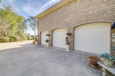 3 Car Garage!