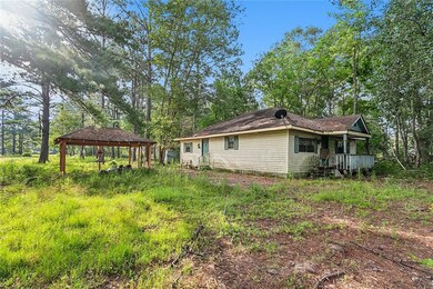 This 3 bed/2bath home sits on a sprawling lot with