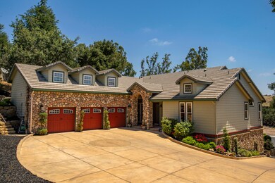 3-car garage