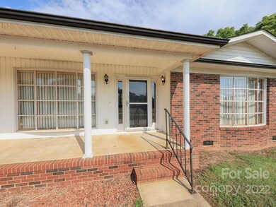 139 Martin Ln, Statesville, NC 28625 - photo 3