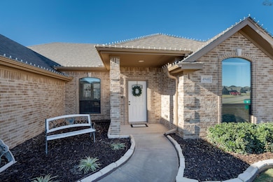 4940 Spring Hill Dr, Wichita Falls, TX 76310 - photo 2