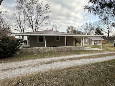 404 Horton St, Decherd, TN 37324 - photo 2