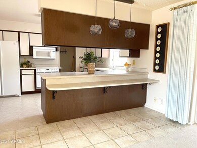 Kitche/Breakfast Area