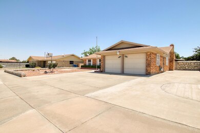 3336 Cliffrock front side parking view