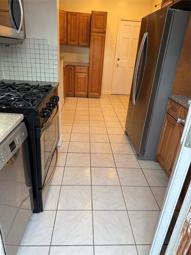 76 E Argyle St, Valley Stream, NY 11580 - photo 4