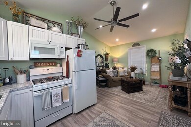 203 E 7th Ave, Ranson, WV 25438 - photo 5