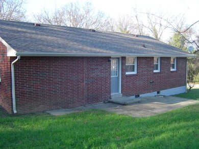 105 Crestview Cir, Shelbyville, TN 37160 - photo 3