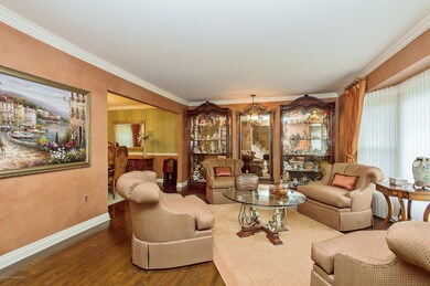 03_4MorningsideDrive_1_LivingRoom_HiRes