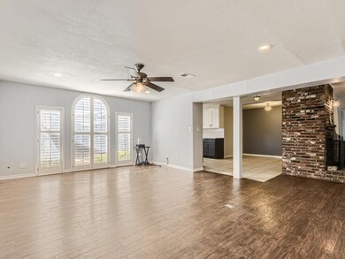 601 Woodcrest Dr, Hurst, TX 76053 - photo 7