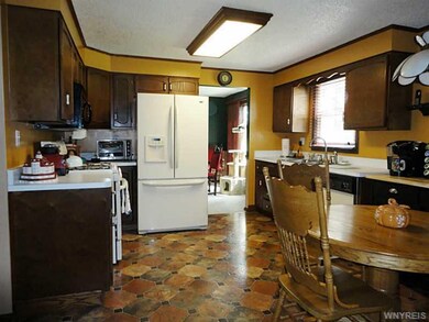 Kitchen. 19 Joann Dr, West Seneca, NY - kitchen