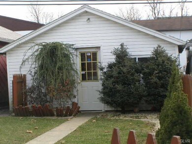 828 Chestnut St, Emmaus, PA 18049 - photo 2