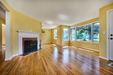 27 Mckinley Ave, Easthampton, MA 01027 - photo 6