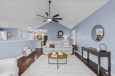 5078 Calais Dr unit 5078, Columbus, OH 43221 - photo 2