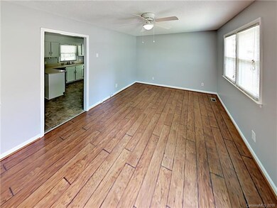 180 Mapleleaf Rd, Statesville, NC 28625 - photo 3