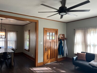 711 Spruce St, Aurora, IL 60506 - photo 3