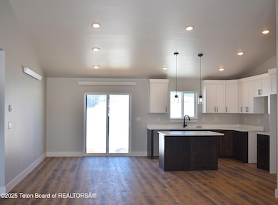 540 Kitchen 2