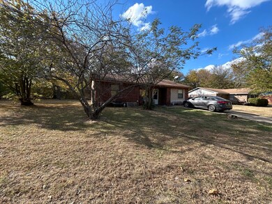 606 S G St, Hugo, OK 74743 - photo 2
