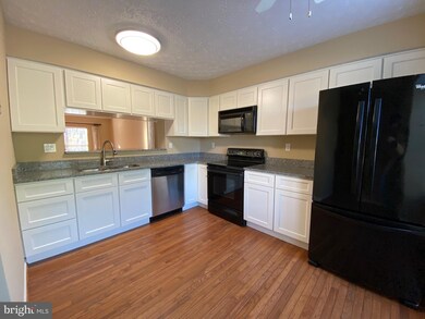 13 Tantallon Ct, Newark, DE 19711 - photo 3