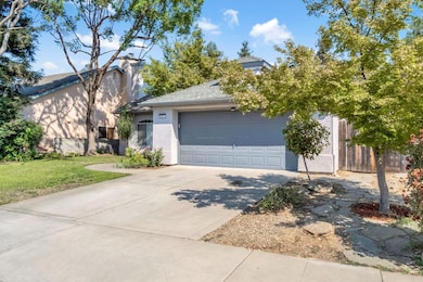 261 W Chennault Ave, Clovis, CA 93611 - photo 3