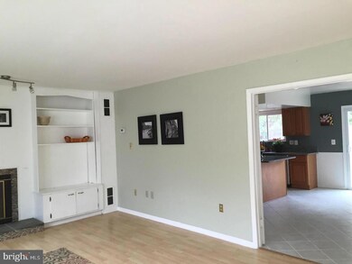 1598 Goldenrain Ct, Reston, VA 20190 - photo 4