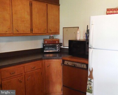 8602 Oakleigh Rd, Parkville, MD 21234 - photo 6