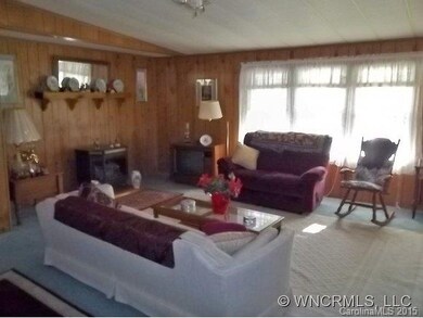 222 Cranbrook Cir, Hendersonville, NC 28792 - photo 4