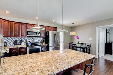 Kitchen with Breakfast Bar