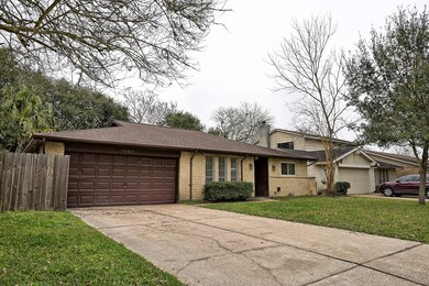 16435 Bougainvilla Ln, Friendswood, TX 77546 - photo 2