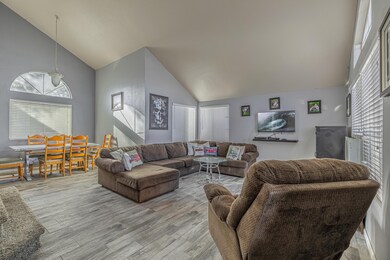 4391 Sonora Ct, Rosamond, CA 93560 - photo 4