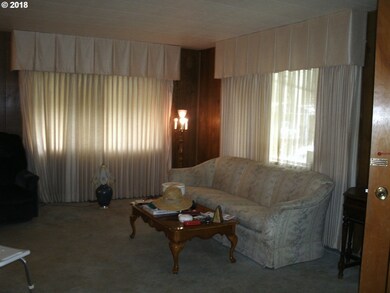 1307 S Water St unit 14, Silverton, OR 97381 - photo 3