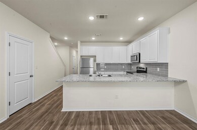 105 SE 4th St unit 2, Bonham, TX 75418 - photo 5