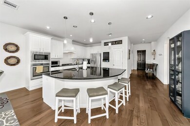 Your dream kitchen! A large curved kitchen island 