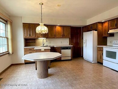 108 Ferrara Ave, Hazleton, PA 18201 - photo 4