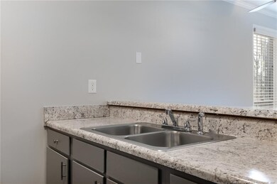 5858 Century Oaks Dr unit G, Fayetteville, NC 28314 - photo 7