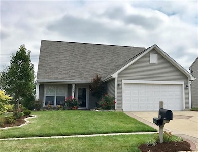 3087 Lodgepole Dr, Whiteland, IN 46184 - photo 2