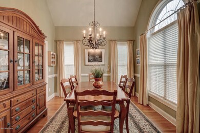 6708 Hardscrabble Ct-large-007-21-P32444