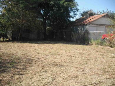 710 Cedar Ave, Laredo, TX 78040 - photo 6