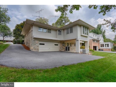 1622 Dauphin Ave, Reading, PA 19610 - photo 4