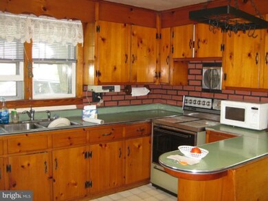 720 W Main St, Waynesboro, PA 17268 - photo 5