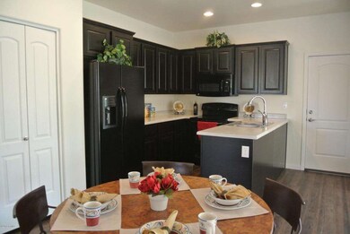 Gordon Estates Decor 007