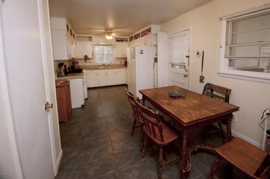 138 Cardinal Rd, Jacksonville, NC 28546 - photo 5