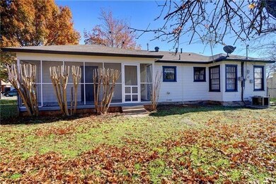 307 Norwood Dr, Hurst, TX 76053 - photo 3