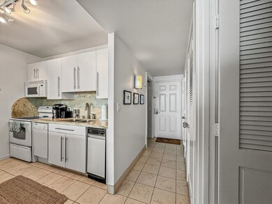 1401 E Beach Dr unit 1108, Galveston, TX 77550 - photo 5